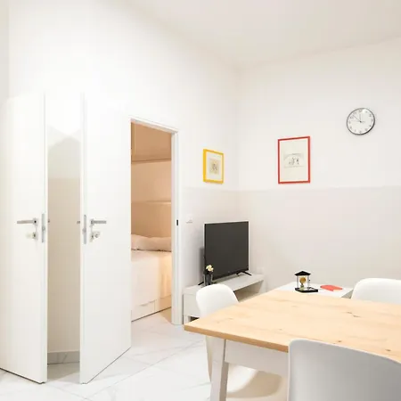 Apartment Genova Loft, Centre Shopping District *